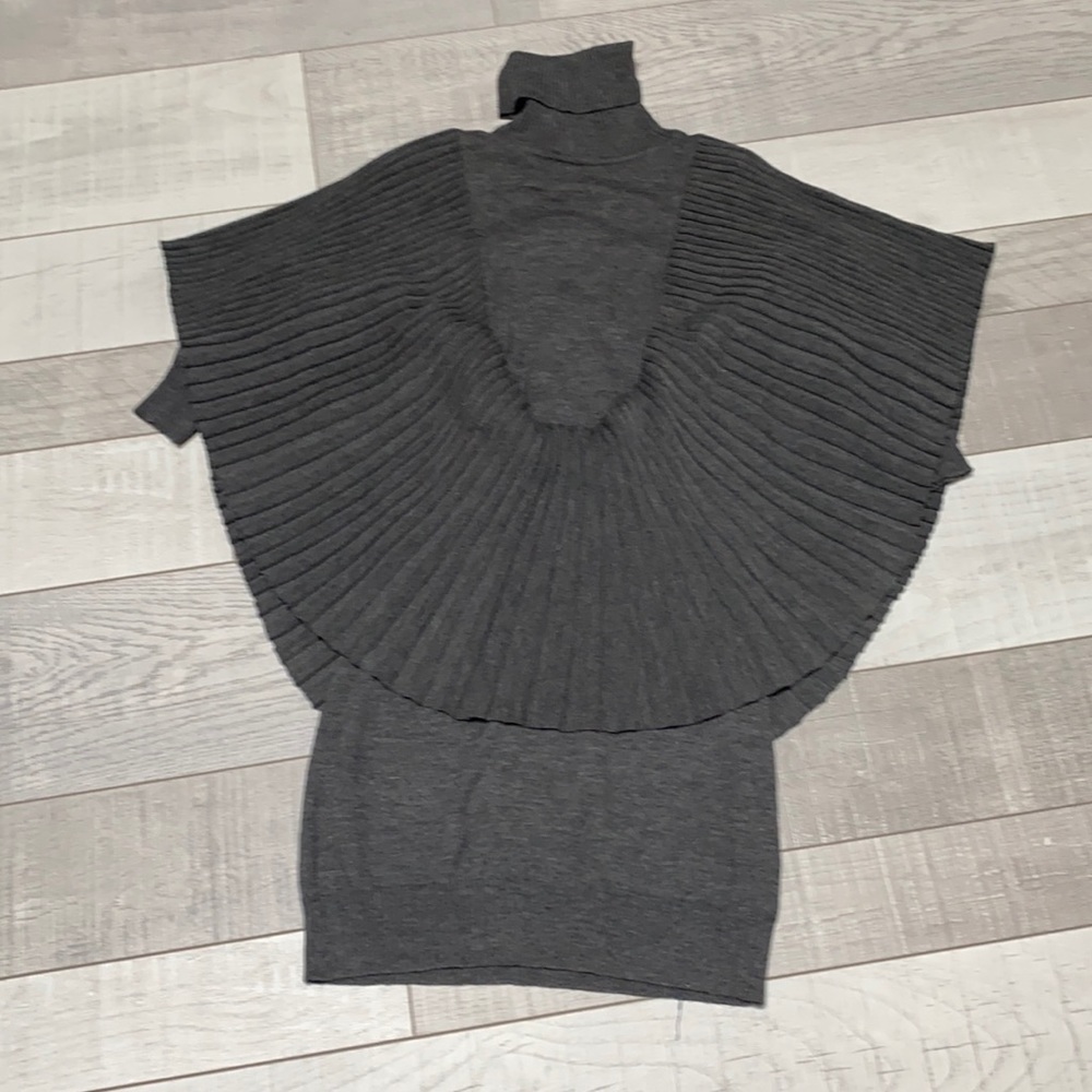 Gorgeous sweater-dress - Picture 1 of 3
